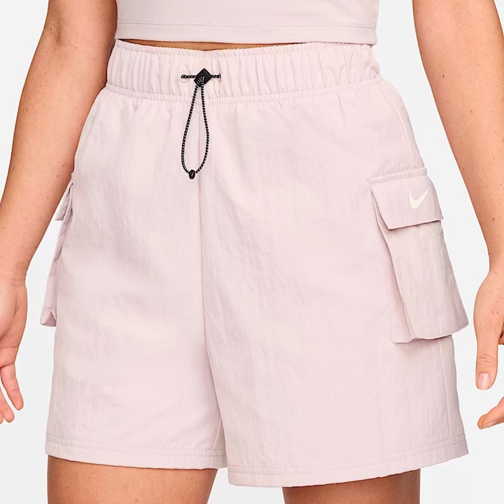 Nike Sportswear Essentials Shorts